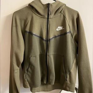 Nike Olive Green Tech Fleece 🫒
